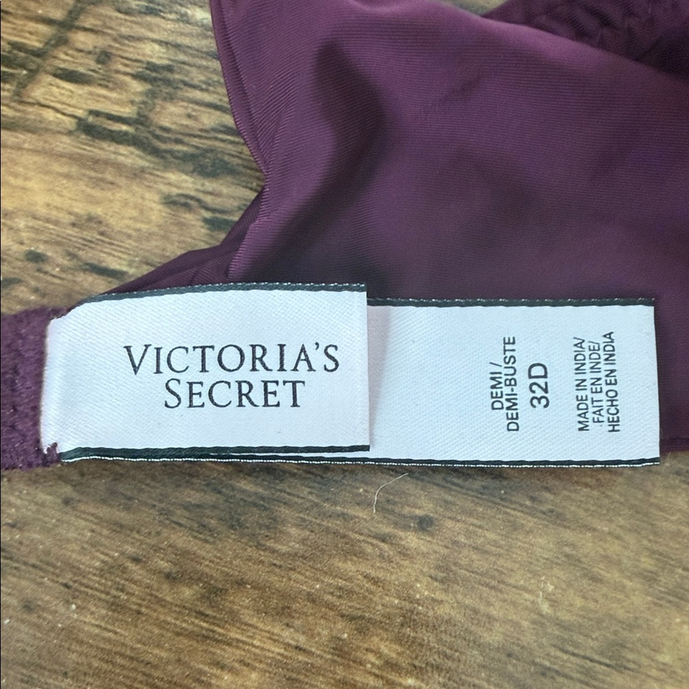 Victoria's Secret Deep Purple Bra - Picture 8 of 9
